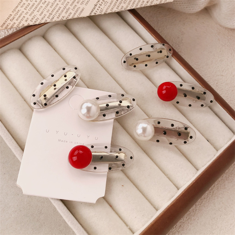 Princesa cabeza de perla ondulado punto elíptico pequeño frijoles rojos pin de pelo estilo francés de alta sensación lateral ceja pin de pelo adornamiento