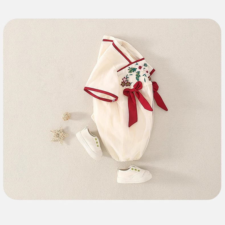 Ropa de verano para bebés mono de estilo chino Delgado estilo occidental bebé niña hanfu un mes de edad cien días princesa cheongsam mameluco moda