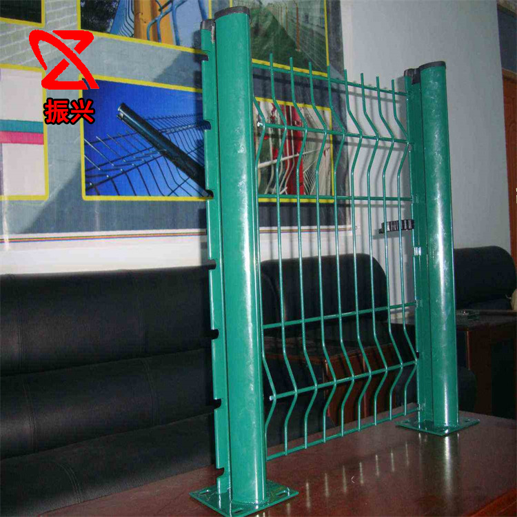 桃型柱三角折弯护栏丝网 振兴农村建设绿化带铁丝网别墅安全网
