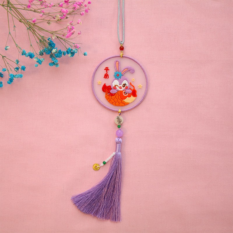 Hilo transparente hecho a mano colgante de doble cara bordado DIY paquete de material bolsita Lu Bordado estilo antiguo bolsita de punto de cruz adornos de coches