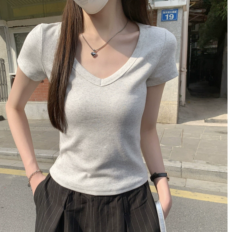 Модная нишевая однотонная футболка с короткими рукавами и обычными плечами, женская новая летняя шикарная короткая модная футболка с коротким внутренним верхом