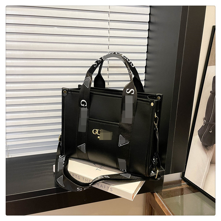 Bolso bandolera con letras de comercio exterior transfronterizo para mujer 2025 nueva tendencia de moda bolso de mensajero portátil impreso