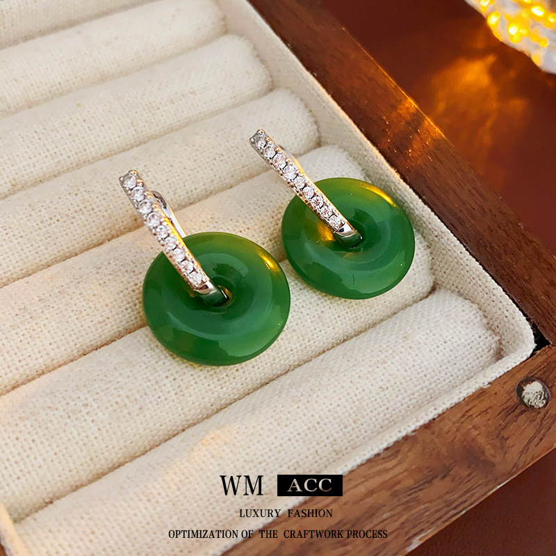 Nuevo estilo chino redondo diamantes jade perfiles de moda temperamento retro pendientes ligeros de lujo alta sensación de fábrica de auriculares al por mayor