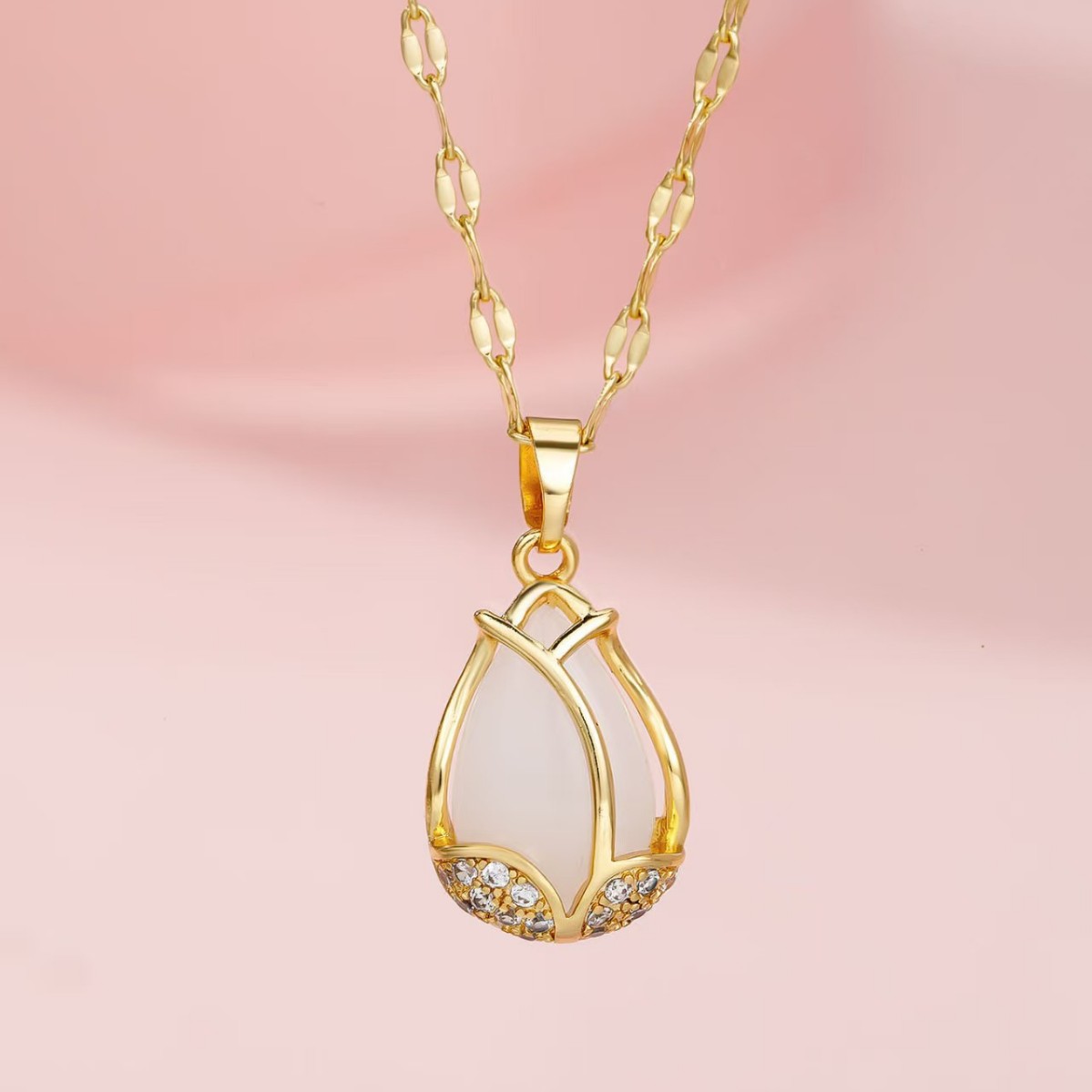 Light Luxury Titanium Steel Tulip Necklace Women's Cat's Eye Diamond Pendant Women's Personalized Clavicle Chain Non-Fading Jewelry Wholesale