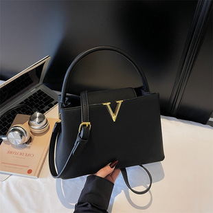�羳��֦�yV�������2025�¿�r��ŮʿС����ͨ�ښ��|�μ�б���