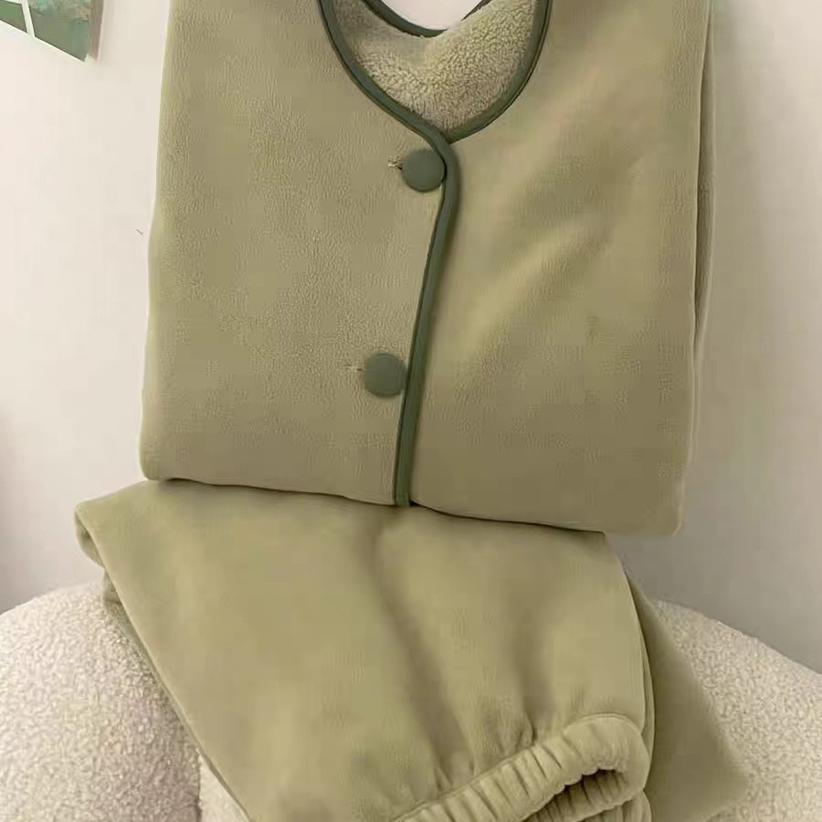 Pijamas de lana de coral para mujer otoño e invierno manga larga 2025 nuevo estilo más franela gruesa de terciopelo traje de servicio a domicilio de alta gama