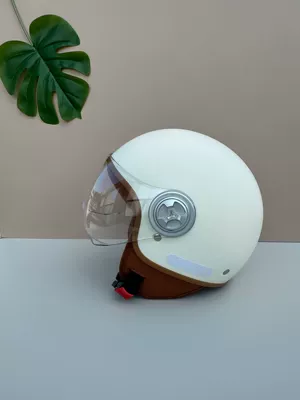 Vehicle Helmet for Autumn and Winter, Warm: Motosiklet kaskı (dəbilqə) - adult-matte-white-3c-certification