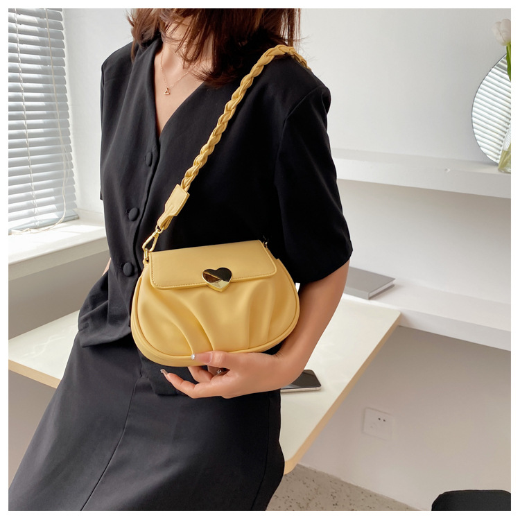 Wholesale Heart Buckle Fold One-shoulder Messenger Small Round Bag Nihaojewelry display picture 33