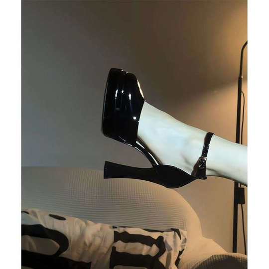 One-word High Heels Women's Small Thick Heel Shoes Bridesmaid Shoes 2025 Platform Barbie Shoes Mary Jane Shoes