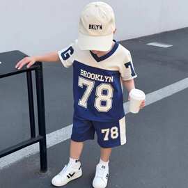 2026跨境独立站3D夏季新款轻便舒适男童V领短袖短裤套装时尚爆款