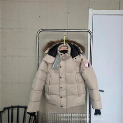 外国貿易ビッググース綿服の正しいバージョンカナダのウィンディショーのカップルスタイルの厚いパイでオオカミの毛皮の襟を寒さから守ります