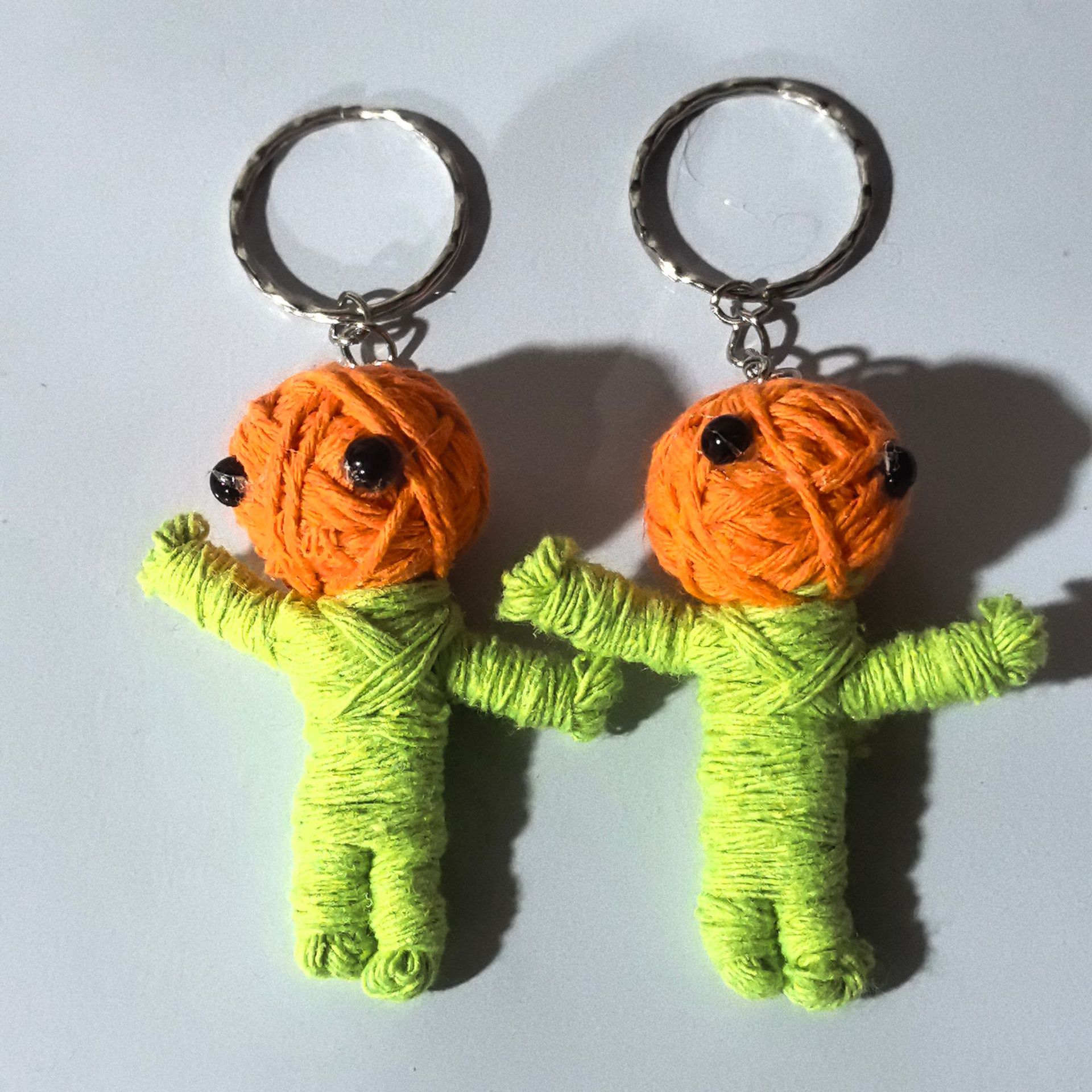Lana hecha a mano malvada muñeca bruja muñeca decoración navideña ambiente regalo llavero Halloween