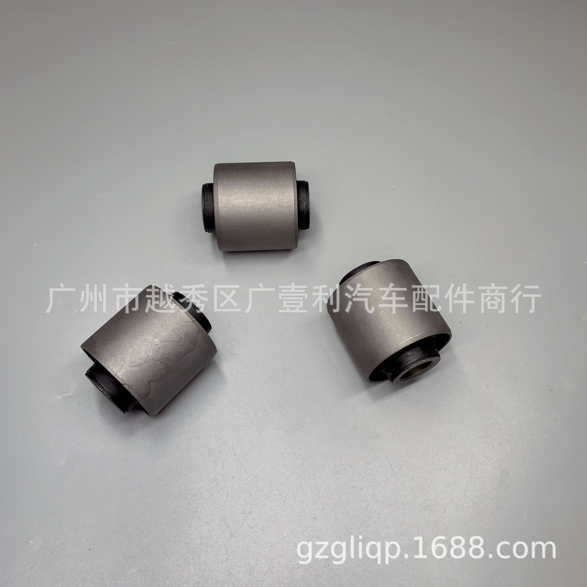 Suitable for 48702-60031 48702-60030 FZJ80 HZJ79 4500 rear pull rod rubber sleeve