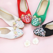 绣花鞋布鞋新款秋季国风气质复古舒适汉服鞋中年妈妈鞋软底鞋子女