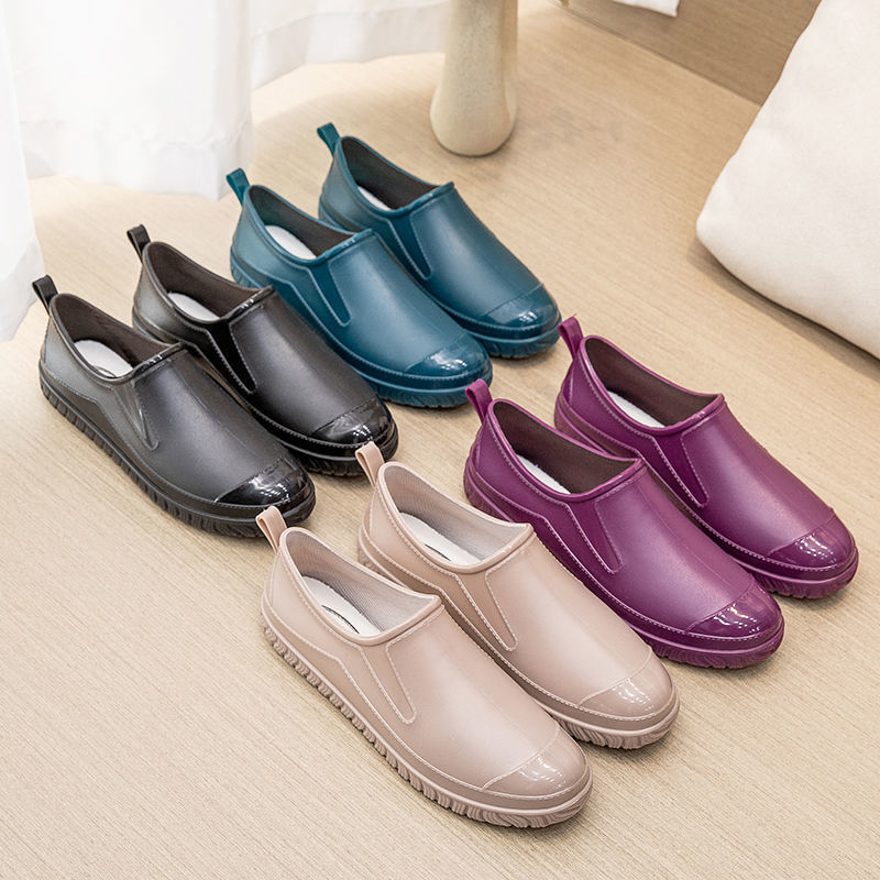 Zapatos de lluvia de cuatro estaciones para mujeres de tubo corto, zapatos de saliva poco profundos para mujeres, zapatos de goma de cocina para trabajar fuera, algodón resistente al desgaste, antideslizante