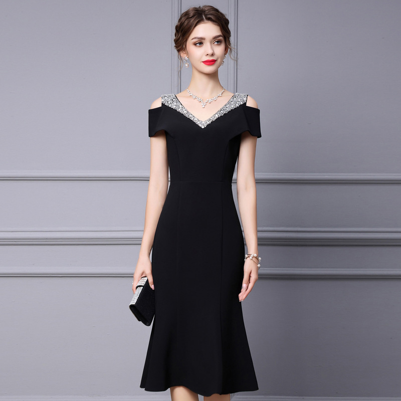 Zhili Elegant and Sophisticated Dress 2026 New Women's Summer Off-Shoulder Short Sleeve Rhinestone Embellished Mid-Length Slim Fit Mermaid Dress