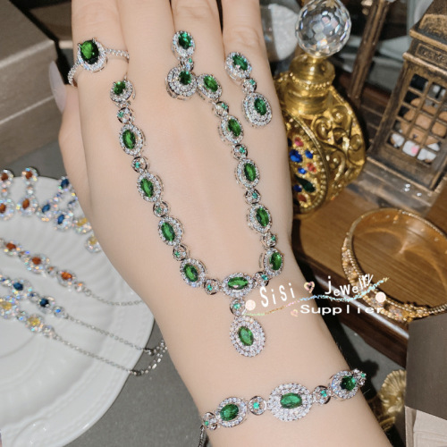 SIsi high-end jewelry set for women, brilliant geometric pendant plated 18K, imitation Algae gold zirconium high-end necklace