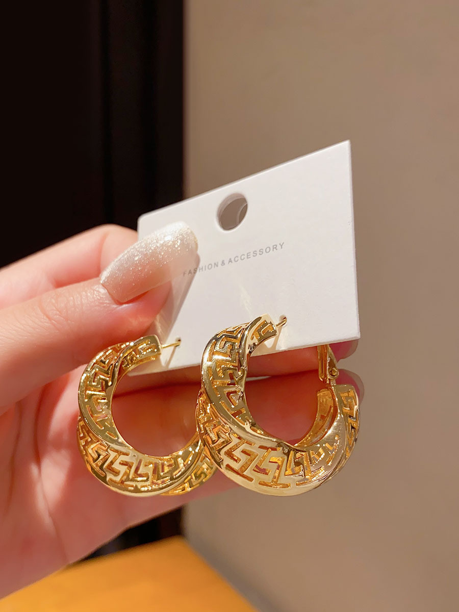 Золотая серебряная игла