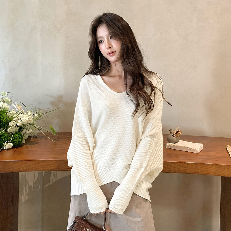 Xiuxixi Thirteen Lines 2026 Autumn Elegant Wool V-Neck Knit Top K20367 Xiuxixi Thirteen Lines 2026 Autumn Elegant Wool V-Neck Knit Top K20367