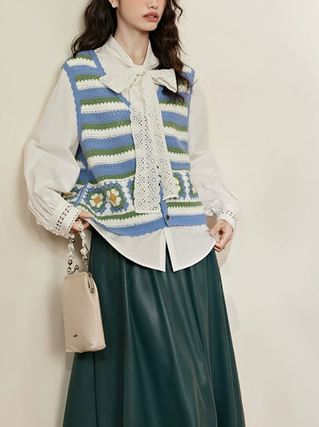 Lace spring base shirt with bow
