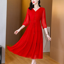 品牌桑蚕丝V领连衣裙女夏2024新款真丝气质收腰红色飘逸A字长裙潮