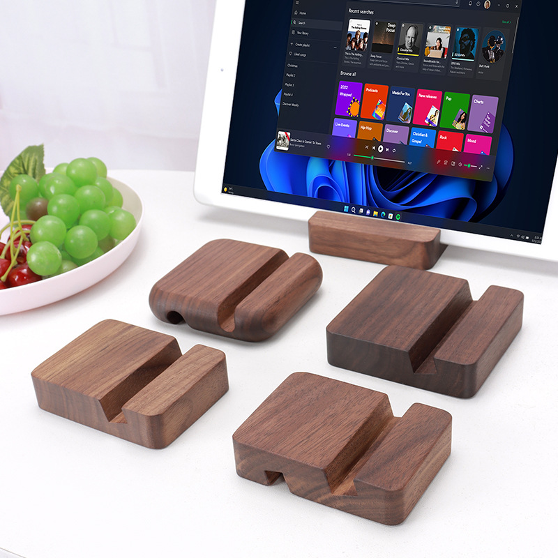 Minimalistic non-slip phone holder from natural wood