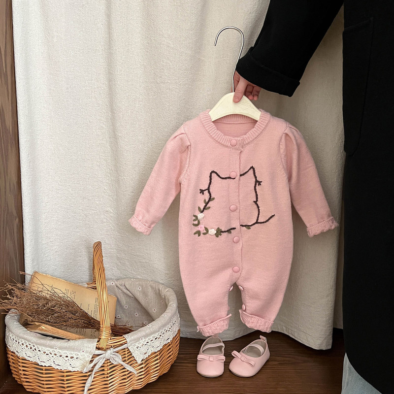 小月龄宝宝春秋款超萌连体衣女童绣花毛衣爬服婴幼儿可爱外出哈衣|undefined
