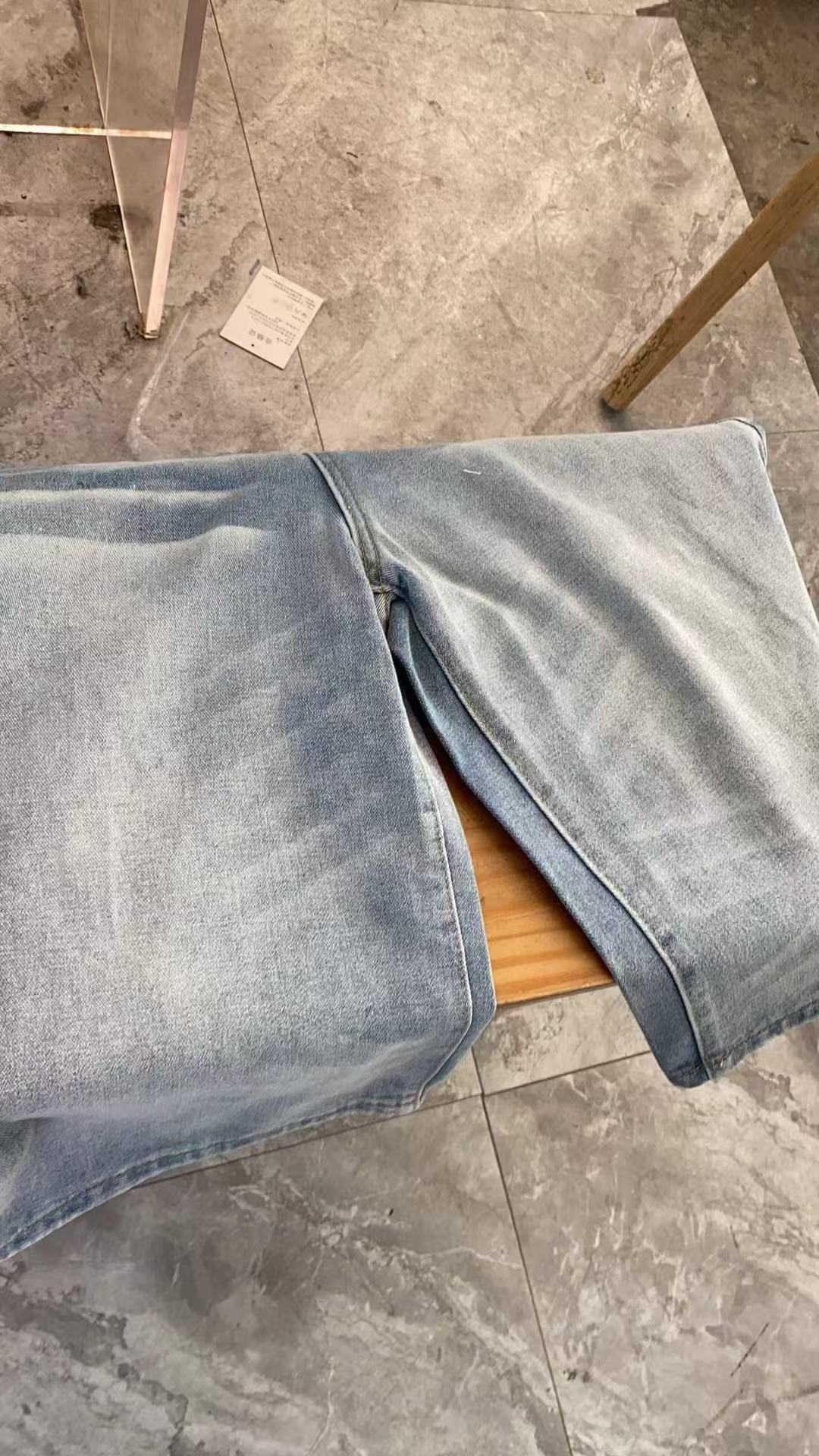 High Street Distressed Denim Shorts Men's & Women's Washed Wide-Leg Cargo Pants Cat Whisker Details_mkmklike.com