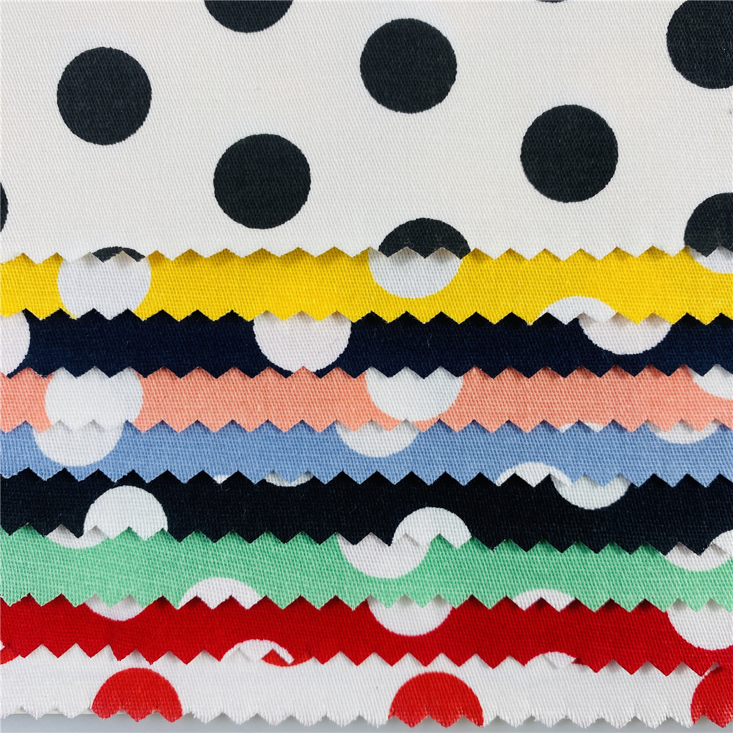 波点布 弹力1.3CM圆点  32支梭织弹力细斜纹印圆点 服装鞋帽面料