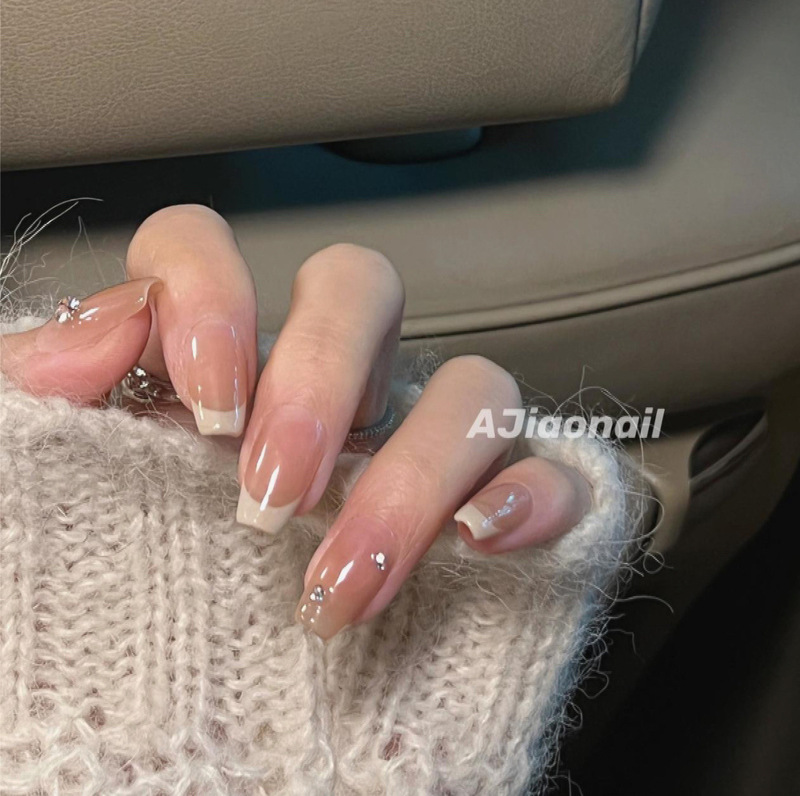 [French mocha] handmade wear nail gradient French white temperament nail patch removable fake nails