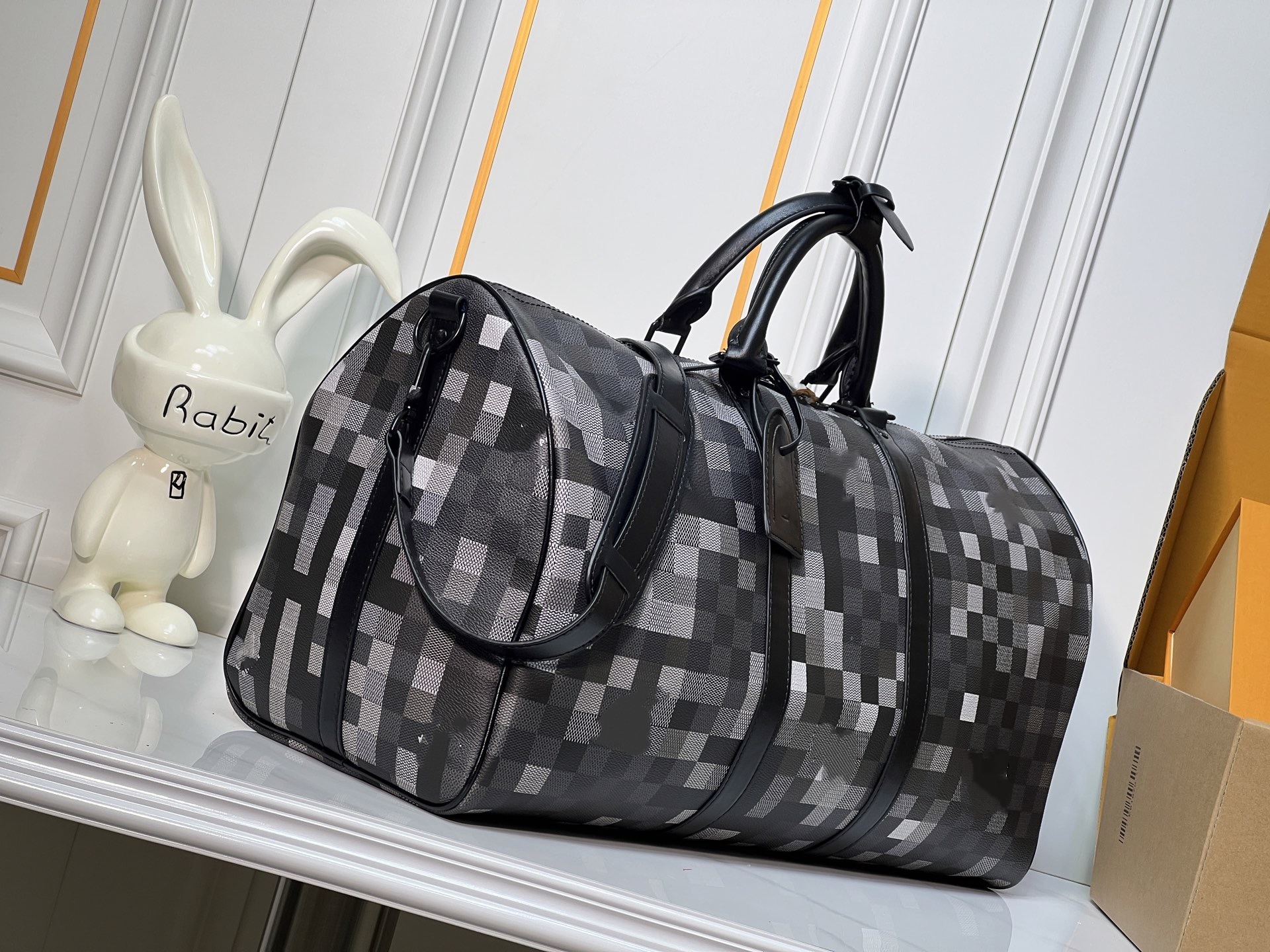 Large Capacity Travel Bag For Sports And Weekend Trips_voghion.com