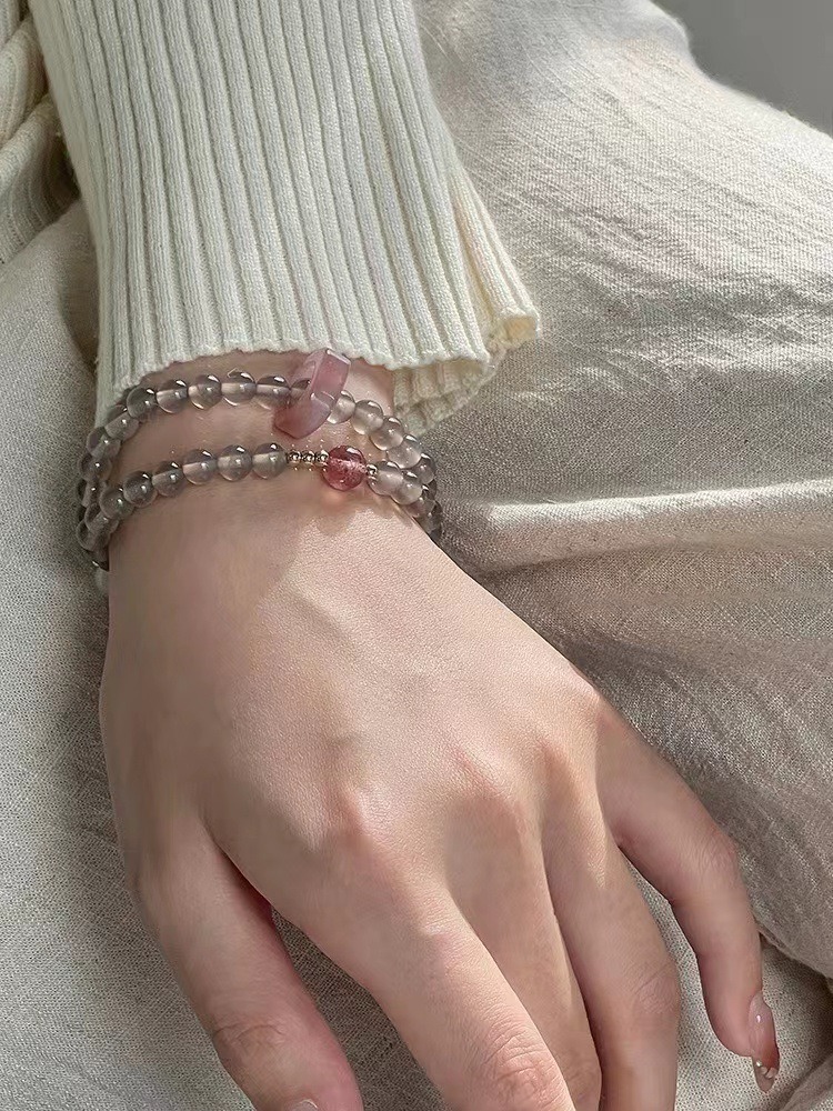 Grey agate crystal bracelet, a niche design for women, white butterfly shell bracelet, a high-end natural strawberry crystal double-ring bracelet for best friends, 281 undefined