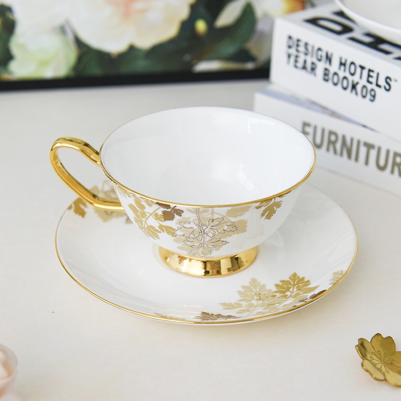 (preventa) Taza de amor de otoño de oro europeo Taza de porcelana de alta calidad Taza de café de venta directa Taza de café europea