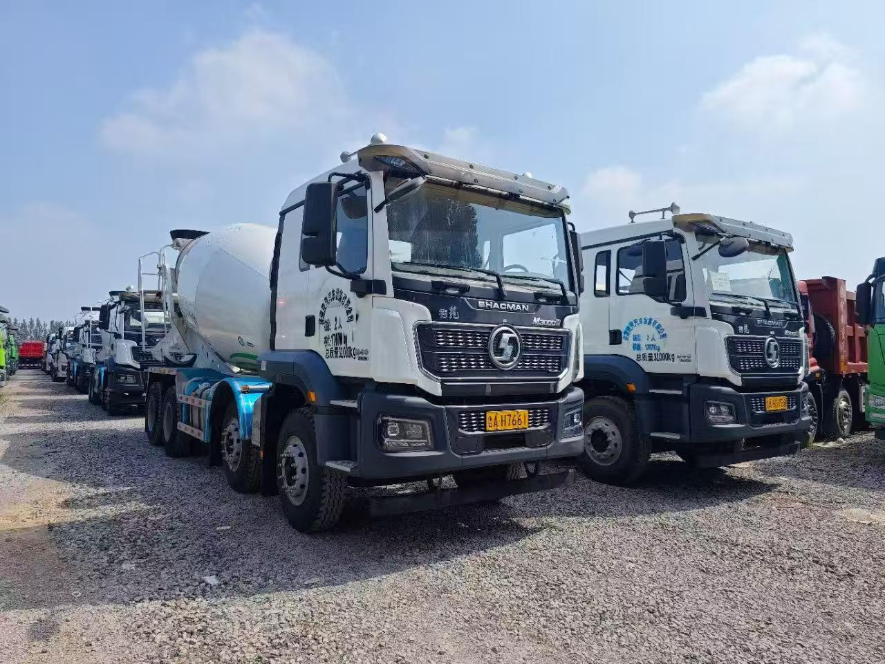 Ready-to-ship Shaanqi Delong M3000S cement mixer truck with a capacity of 12 cubic meters, national standard V, concrete mixing tank truck