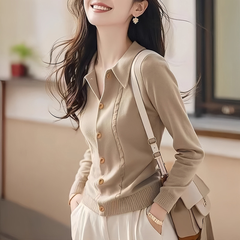 卡其色复古翻领针织开衫女2025秋冬季新款小众设计感独特修身上衣|undefined