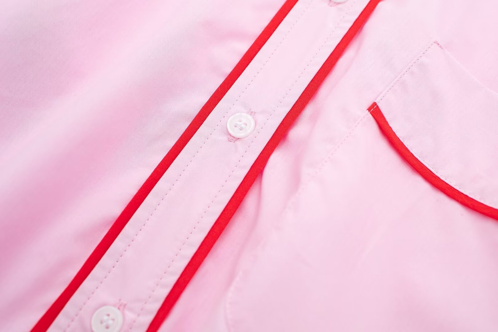 Maßgeschneidertes Popeline-Hemd für Damen im Sommer 2024 mit dekorativem Nachtwäsche-Set_voghion.com