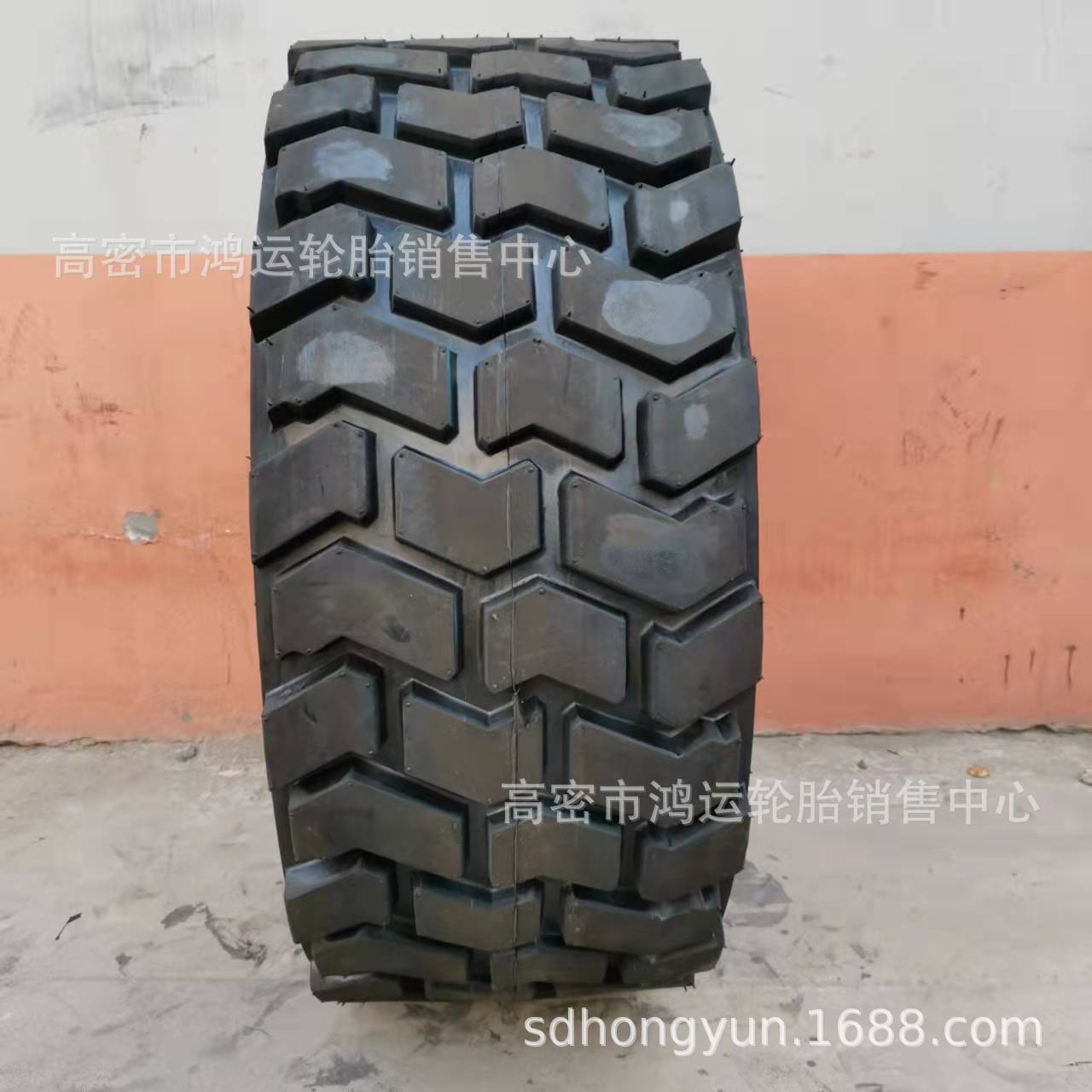 20装载机铲车轮胎 20.5/70R16 麻将块花纹 16/70R20 R24 钢丝轮胎