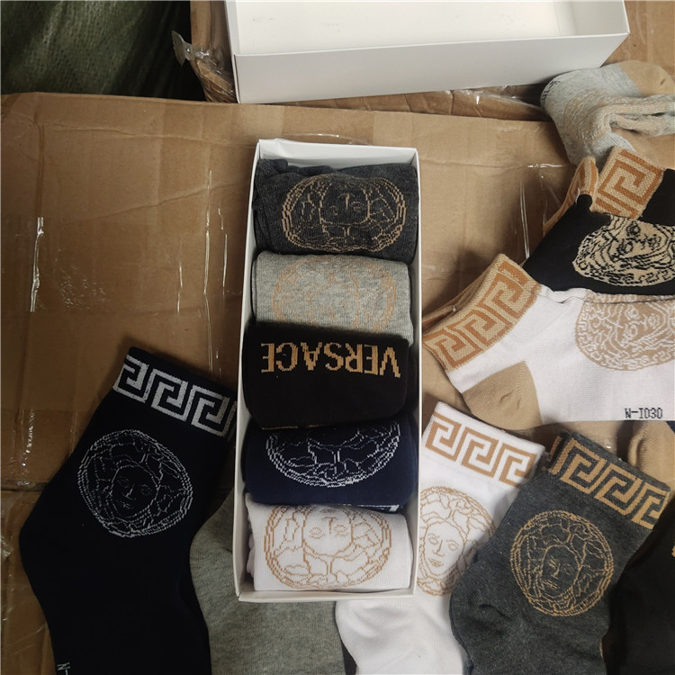 Stock tail goods boxed cotton socks men...