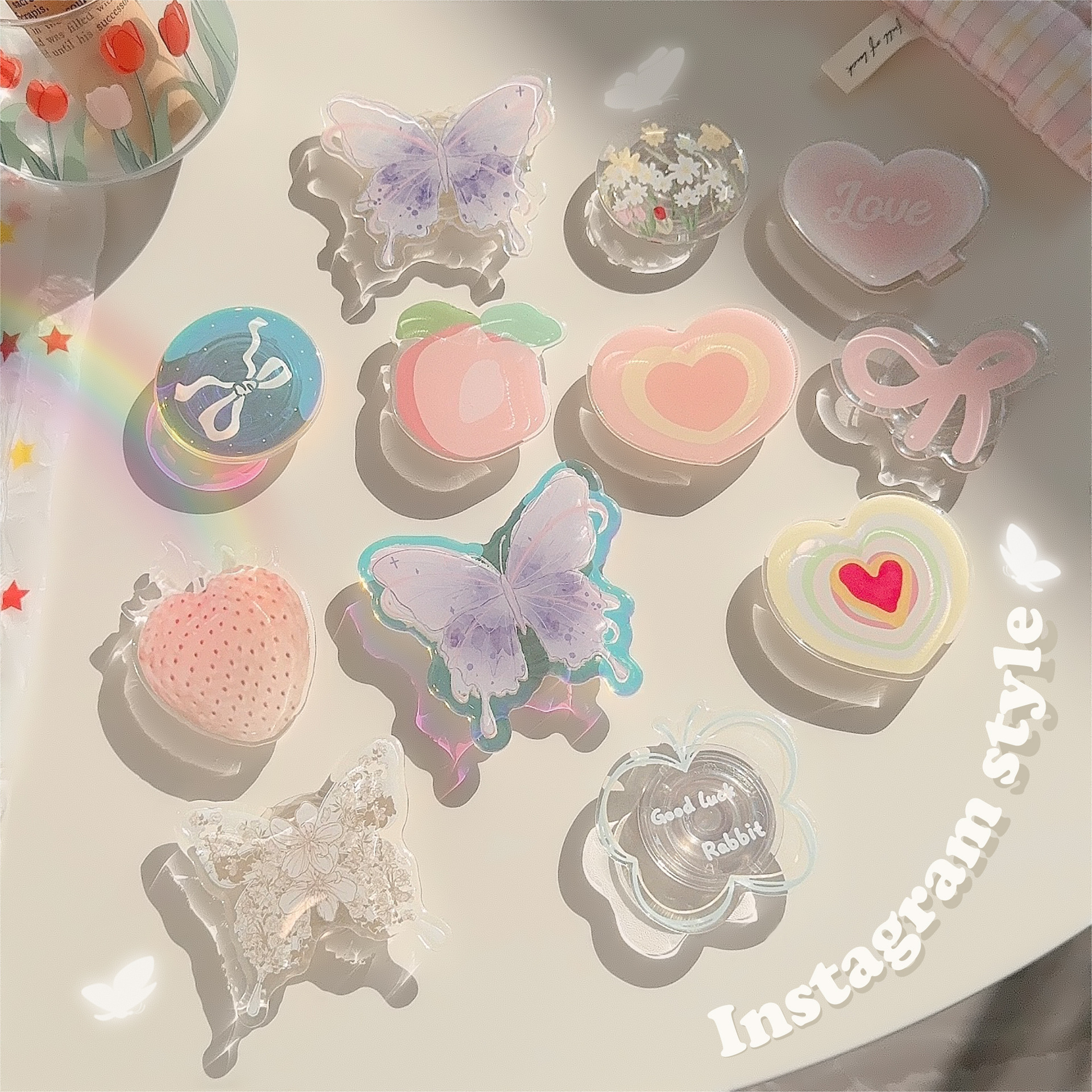 El soporte perezoso de fresa de amor coreano es adecuado para pegatinas traseras creativas lindas, carcasas, dibujos animados retráctiles, pegamento plegable multifuncional