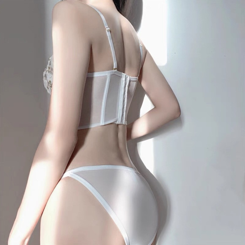 Comercio exterior estilo francés corte floral ropa interior inalámbrica delgada de encaje sexy bordado ocho pecho sujetador traje