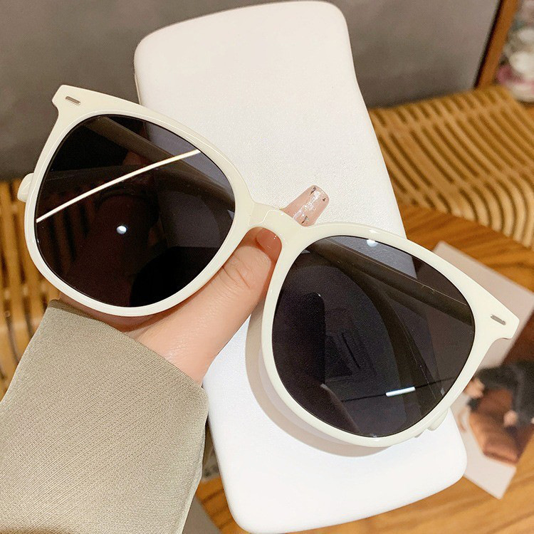 for Women High-End Feel 2025 New Large Sun Round White Frame Sunglasses UV Protection Make Face Look Smaller_voghion.com