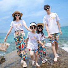 不一样的亲子装2025夏款母女沙滩装高端度假一家三口四口海边套装