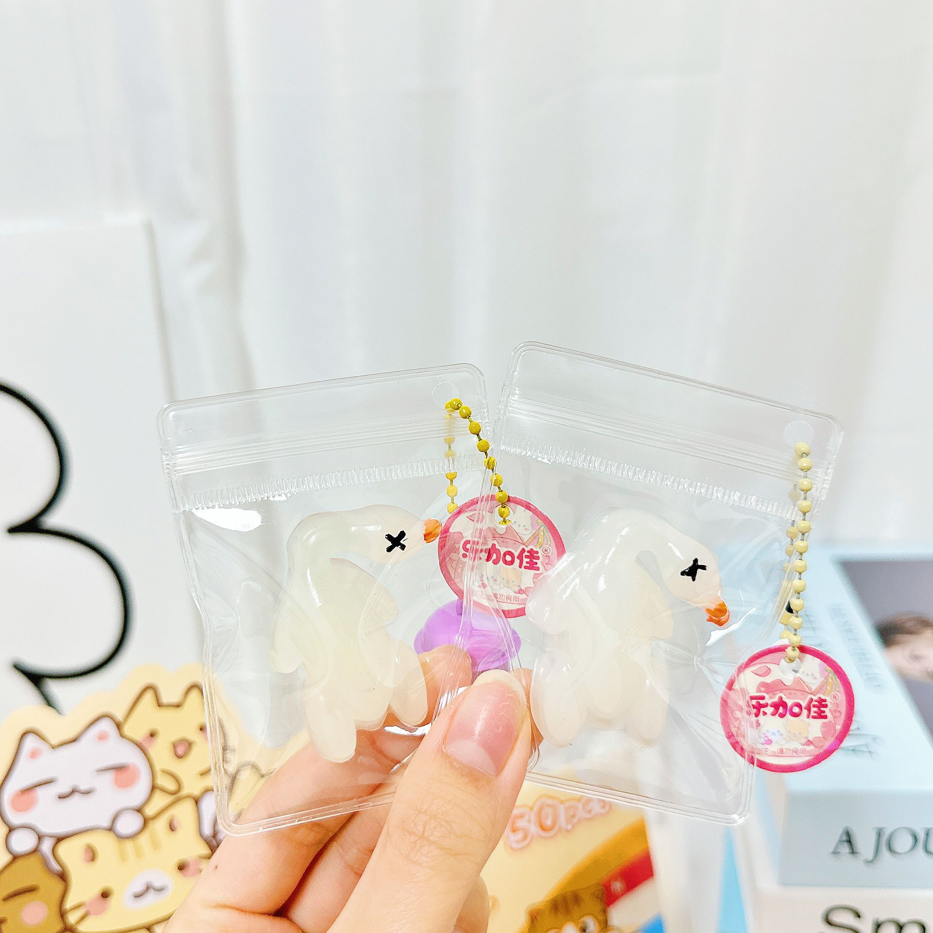 B cambio de color pato asado pellizco pellizco música con colgante de campana pequeña nariz ga bolsas ciegas pellizco pellizco luz cambio de color nuevo juguete descompresión