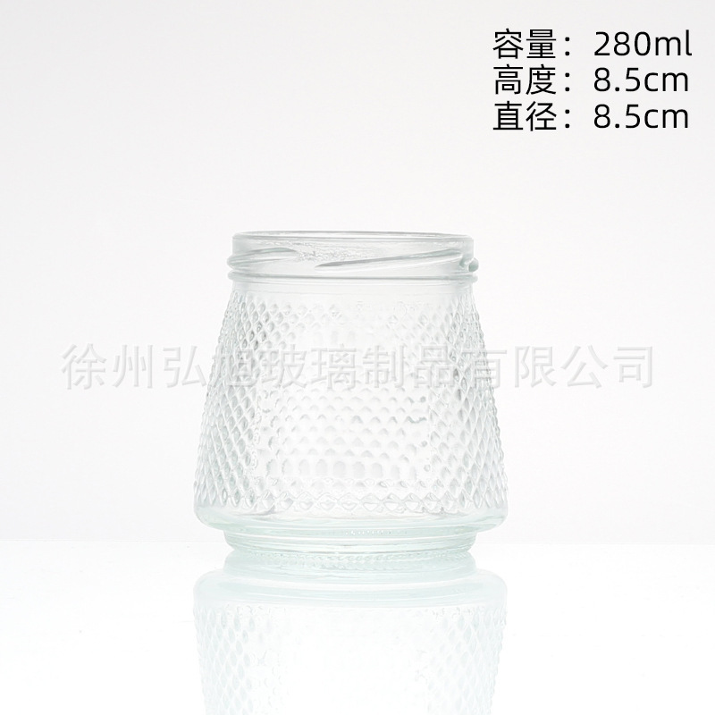 ツバメの巣はガラス瓶の密封瓶の金属蓋のガラスの缶の貯蔵瓶の蜂蜜の瓶を分けてお茶の飲み物のコップの空の瓶を入れます。|undefined