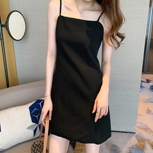 2025春秋新款韩版性感吊带连衣裙女设计感小众气质内搭打底小黑裙