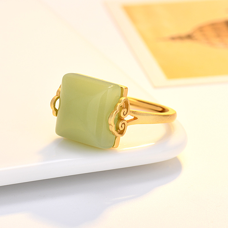 elegant fashionable emerald ring jade