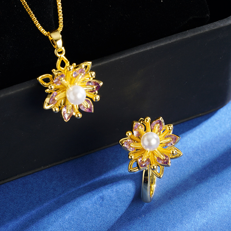 Collar de flores de amatista de oro de arena universal simple imitación de anillo de corazón de perla combinación de aleación de cobre lujoso retro ligero