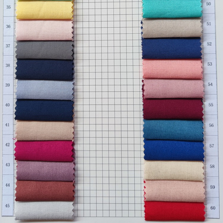 Shaoxing al por mayor 95gsm tejido plano 45s * 45s camisa de color sólido teñido tela de rayon