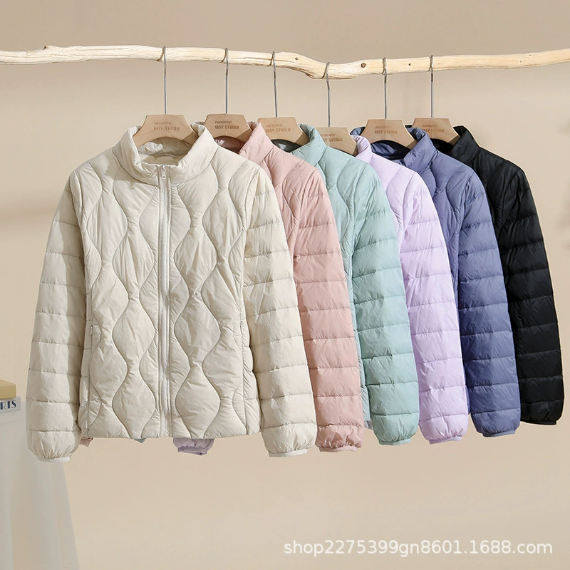 2024 Осень и зима Легкий женский пуховик с воротником-стойкой Белый утиный пух Легкий теплый осенне-зимний тонкий пуховик большого размера Корейский тренд