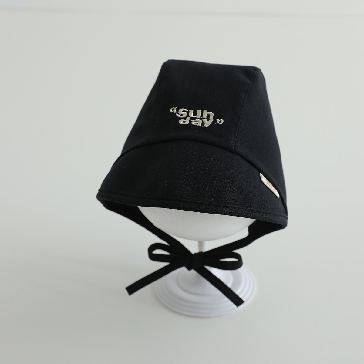 Sombrero para bebés primavera y otoño delgado correa sólida coreana Baotou sombrero de corte sombrero de sombra de sol recién nacido puerta de chimenea sombrero de neumático marea